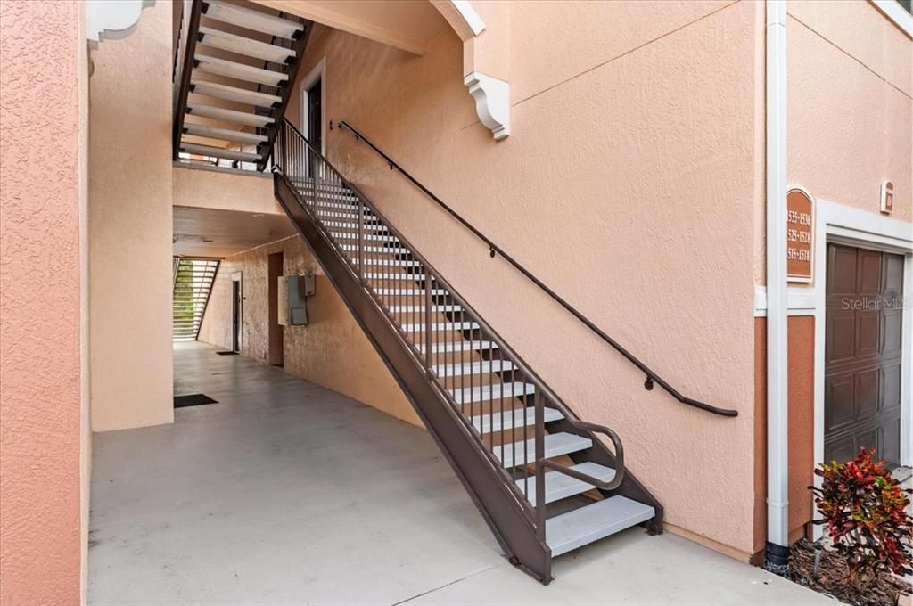 For Sale: $139,000 (1 beds, 1 baths, 661 Square Feet)