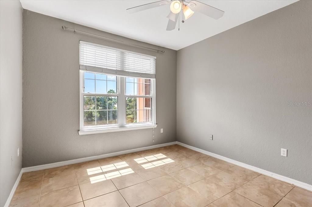 For Sale: $139,000 (1 beds, 1 baths, 661 Square Feet)