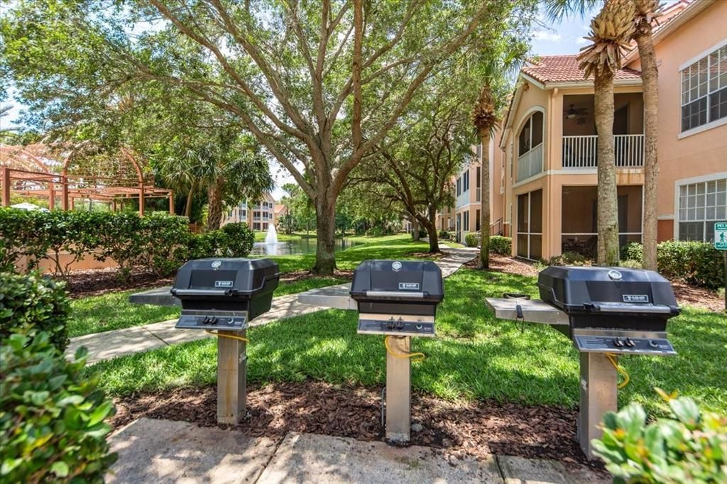 For Sale: $139,000 (1 beds, 1 baths, 661 Square Feet)