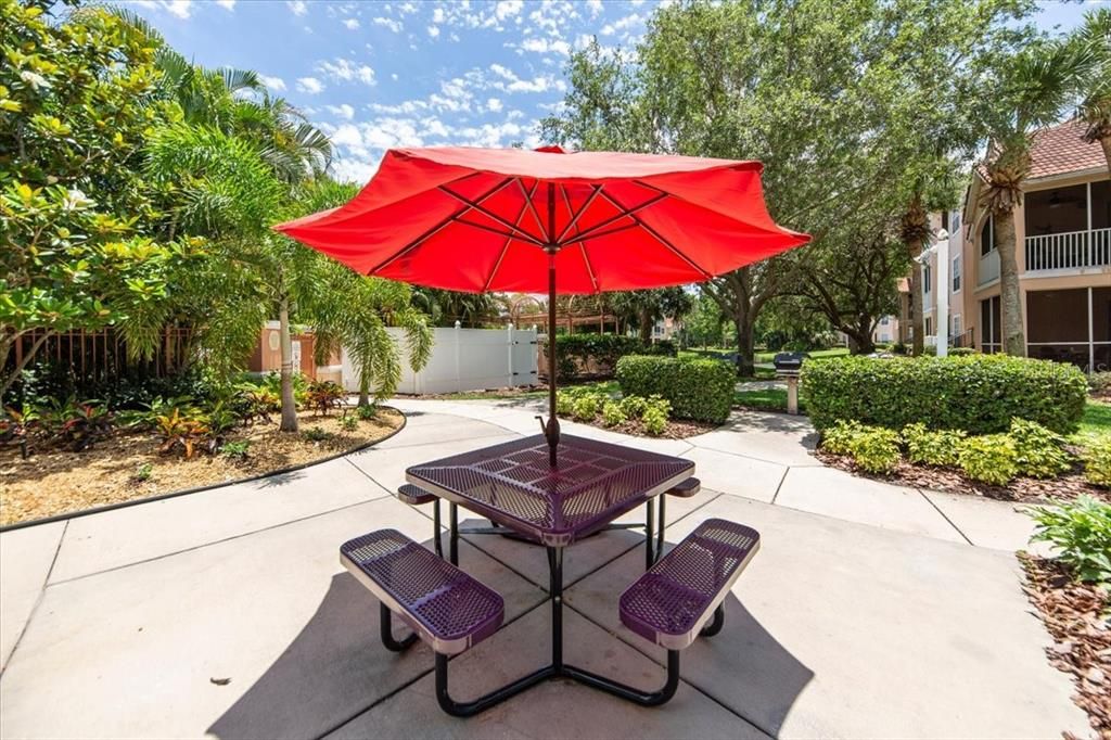 For Sale: $139,000 (1 beds, 1 baths, 661 Square Feet)