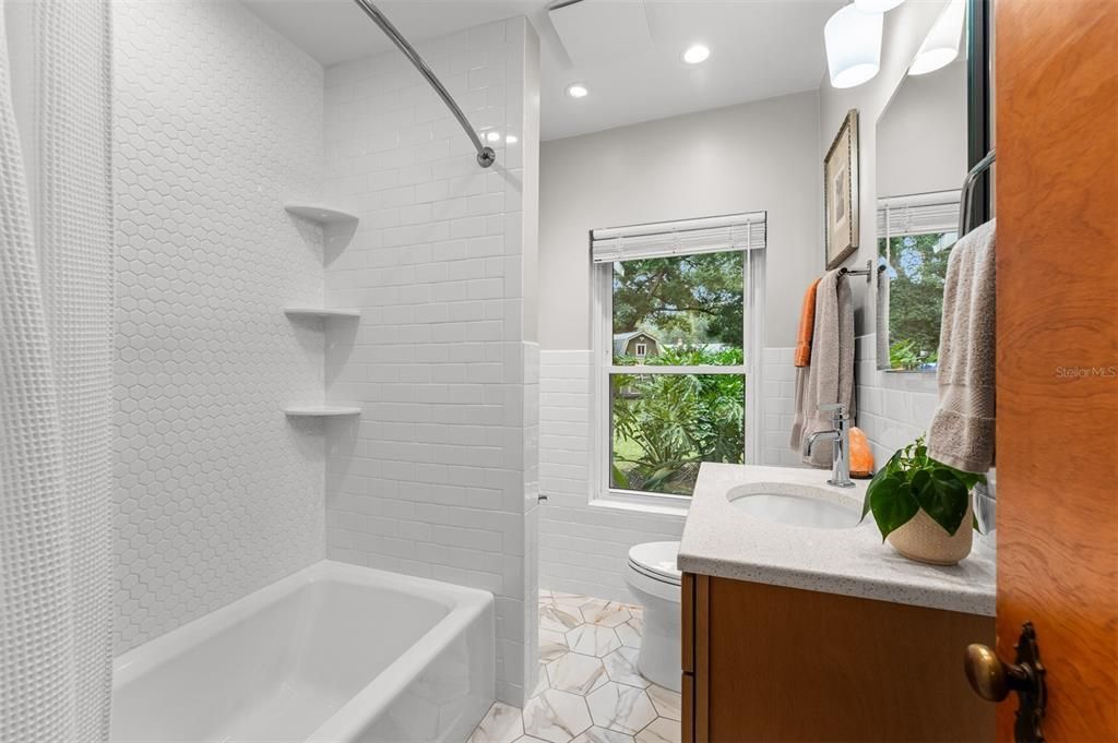 En Venta: $499,000 (2 camas, 1 baños, 1337 Pies cuadrados)