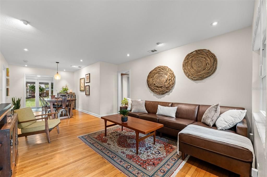 En Venta: $499,000 (2 camas, 1 baños, 1337 Pies cuadrados)