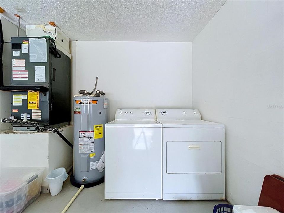 На продажу: $299,000 (3 спален, 2 ванн, 1386 Квадратных фут)