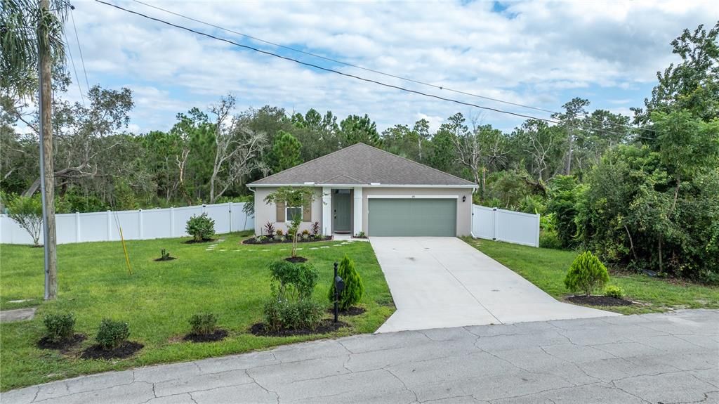 For Sale: $334,900 (3 beds, 2 baths, 1422 Square Feet)