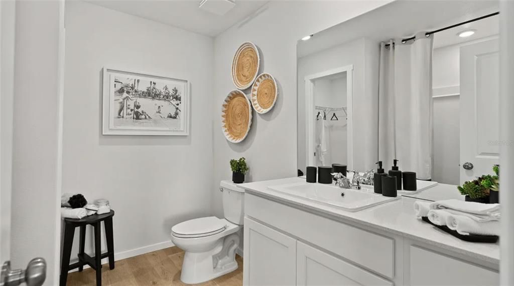 For Rent: $1,900 (3 beds, 2 baths, 1378 Square Feet)