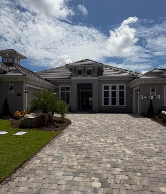 Vendido Recientemente: $1,674,000 (4 camas, 3 baños, 3200 Pies cuadrados)