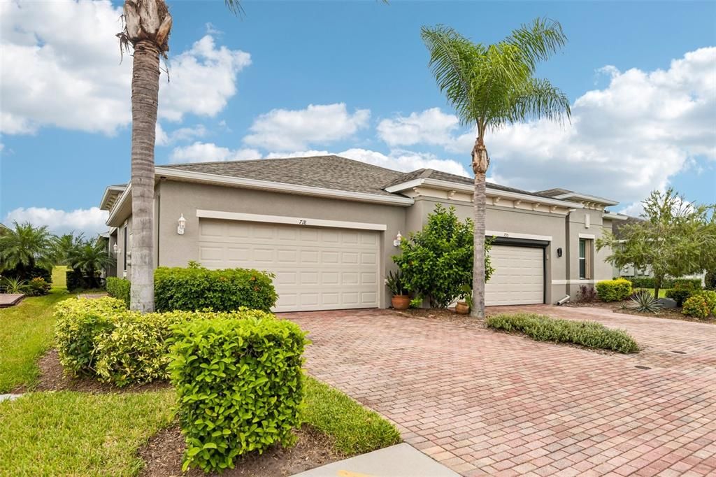 For Sale: $289,900 (2 beds, 2 baths, 1493 Square Feet)