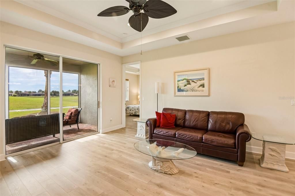 For Sale: $289,900 (2 beds, 2 baths, 1493 Square Feet)