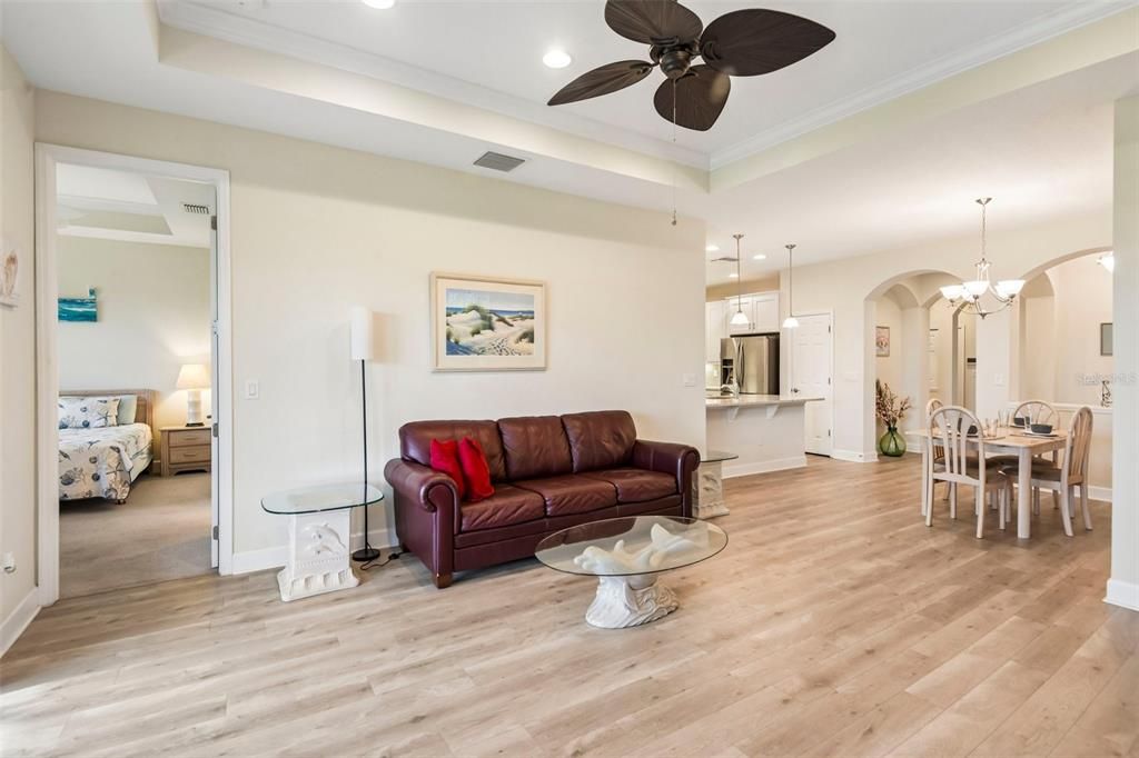 For Sale: $289,900 (2 beds, 2 baths, 1493 Square Feet)