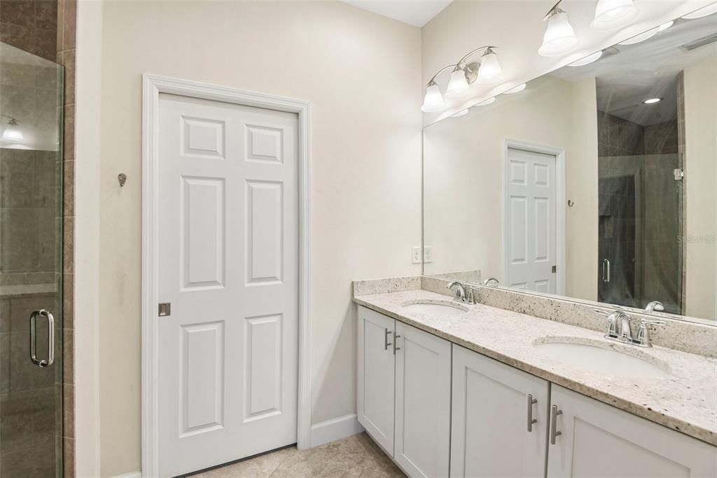 For Sale: $289,900 (2 beds, 2 baths, 1493 Square Feet)