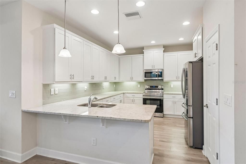 For Sale: $289,900 (2 beds, 2 baths, 1493 Square Feet)