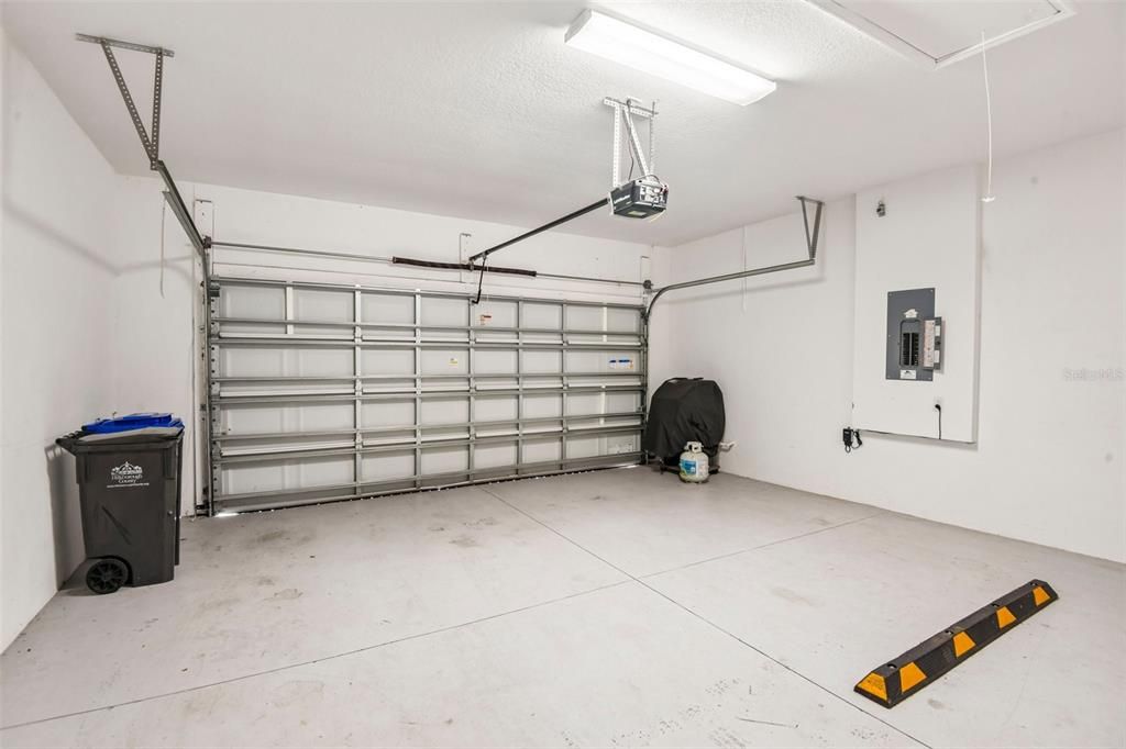 For Sale: $289,900 (2 beds, 2 baths, 1493 Square Feet)