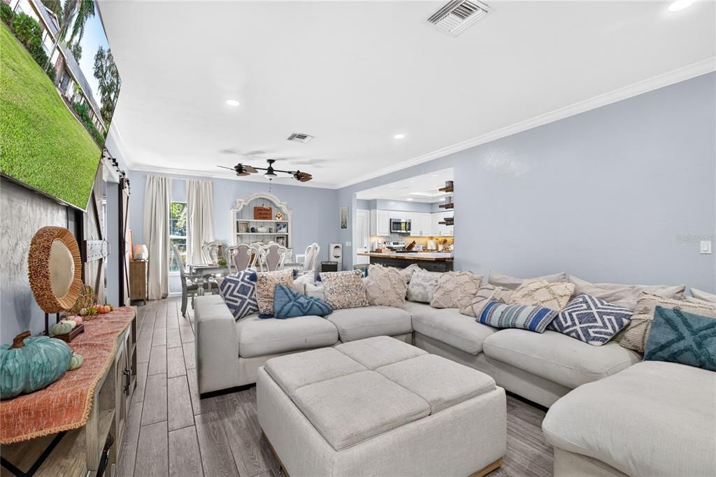 En Venta: $389,000 (4 camas, 2 baños, 2018 Pies cuadrados)