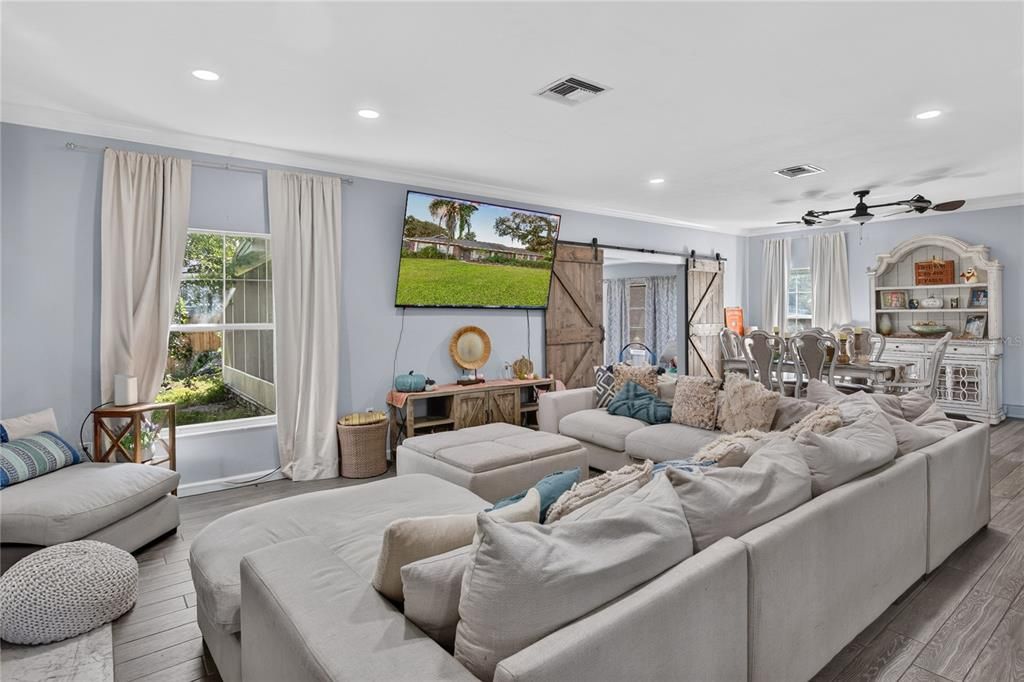 En Venta: $389,000 (4 camas, 2 baños, 2018 Pies cuadrados)