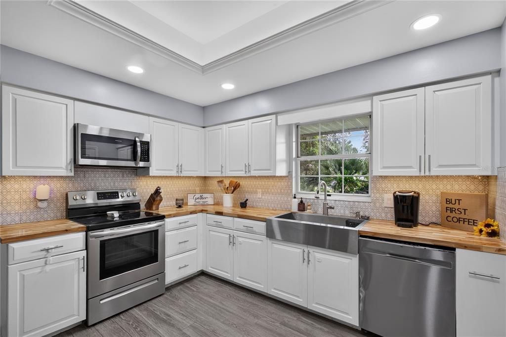 En Venta: $389,000 (4 camas, 2 baños, 2018 Pies cuadrados)