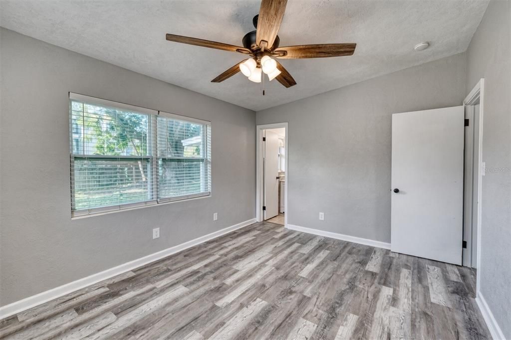 For Sale: $375,000 (3 beds, 2 baths, 1533 Square Feet)