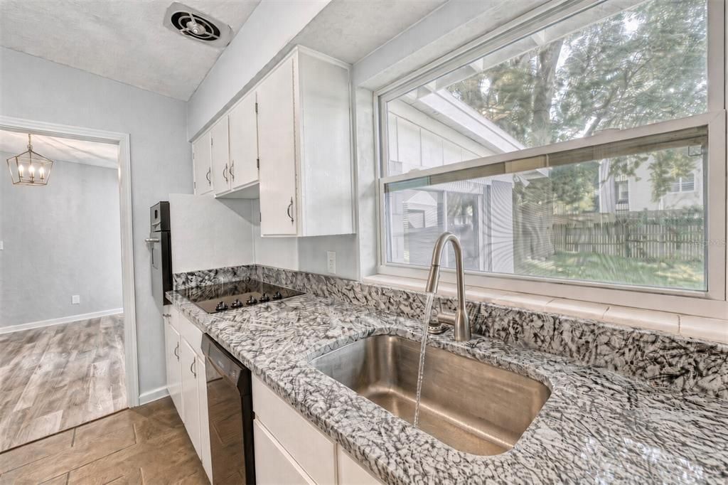 For Sale: $375,000 (3 beds, 2 baths, 1533 Square Feet)
