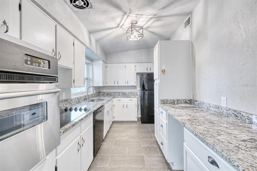 For Sale: $375,000 (3 beds, 2 baths, 1533 Square Feet)