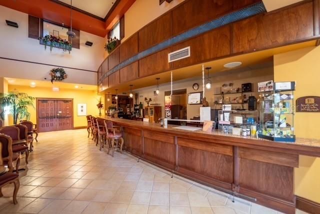 For Sale: $389,900 (2 beds, 2 baths, 1861 Square Feet)
