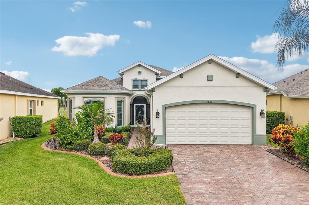 For Sale: $389,900 (2 beds, 2 baths, 1861 Square Feet)