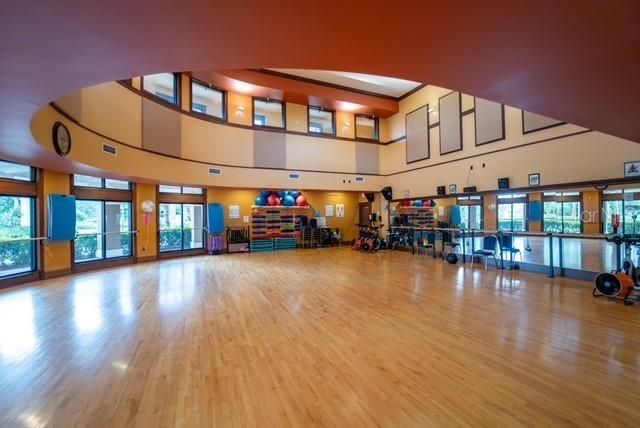 For Sale: $389,900 (2 beds, 2 baths, 1861 Square Feet)