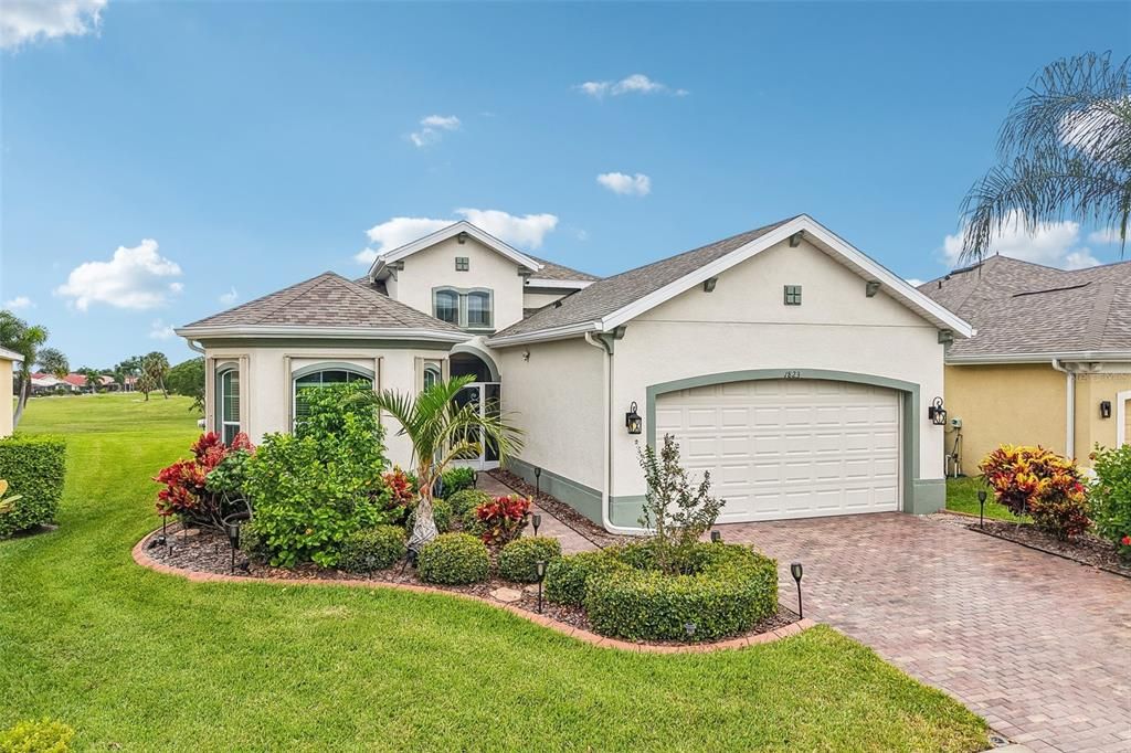 For Sale: $389,900 (2 beds, 2 baths, 1861 Square Feet)