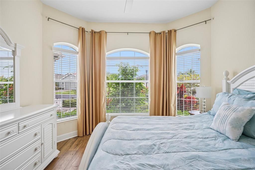 For Sale: $389,900 (2 beds, 2 baths, 1861 Square Feet)