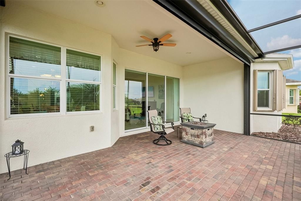 For Sale: $389,900 (2 beds, 2 baths, 1861 Square Feet)