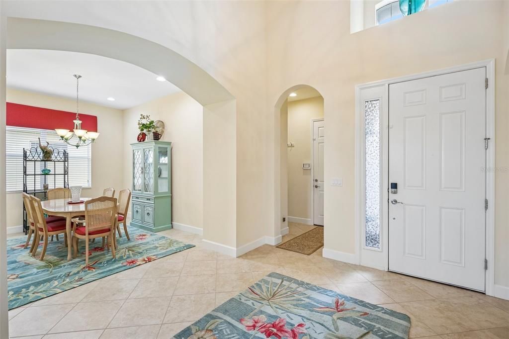 For Sale: $389,900 (2 beds, 2 baths, 1861 Square Feet)