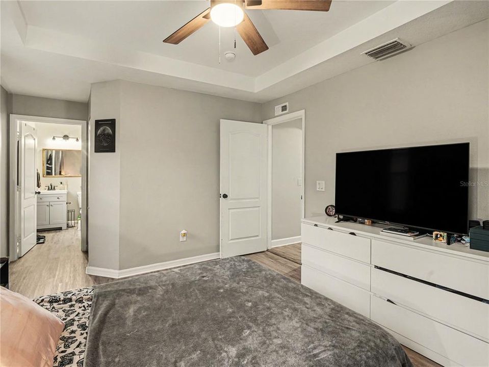 For Rent: $2,500 (4 beds, 2 baths, 1754 Square Feet)