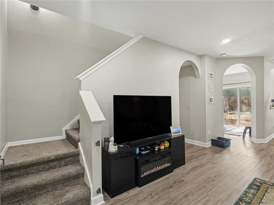 For Rent: $2,500 (4 beds, 2 baths, 1754 Square Feet)