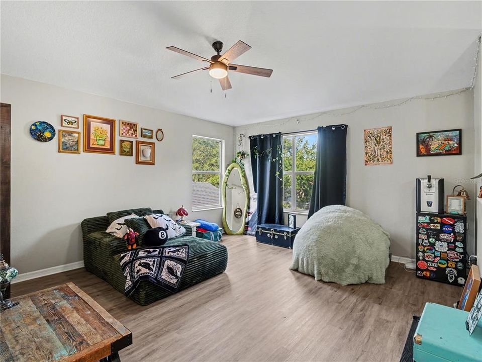 For Rent: $2,500 (4 beds, 2 baths, 1754 Square Feet)
