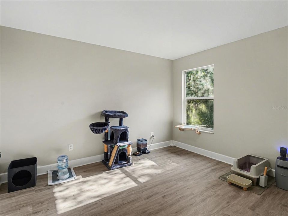 For Rent: $2,500 (4 beds, 2 baths, 1754 Square Feet)