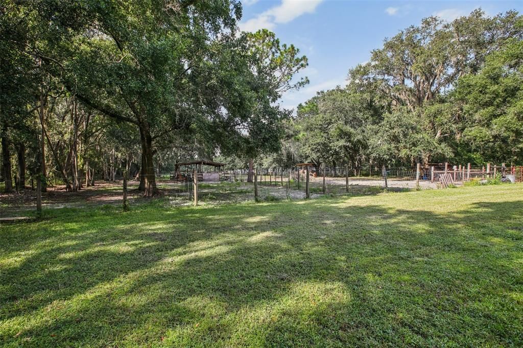 На продажу: $499,900 (14.40 acres)