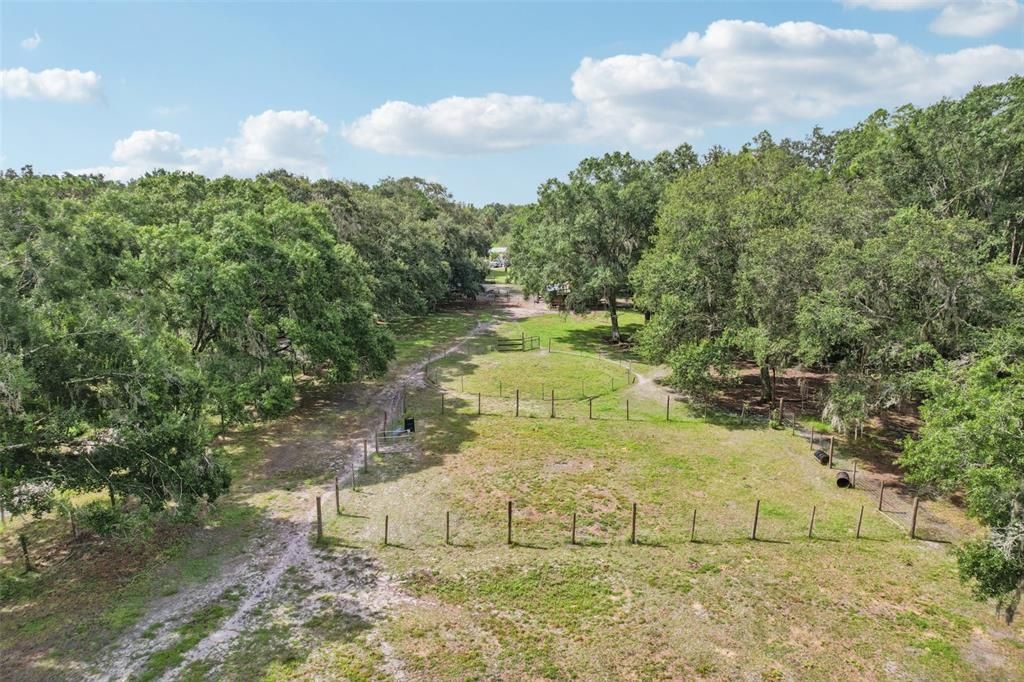 На продажу: $499,900 (14.40 acres)