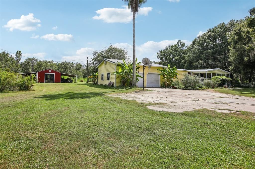 На продажу: $499,900 (14.40 acres)