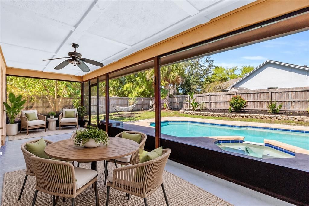 На продажу: $394,900 (3 спален, 2 ванн, 1463 Квадратных фут)