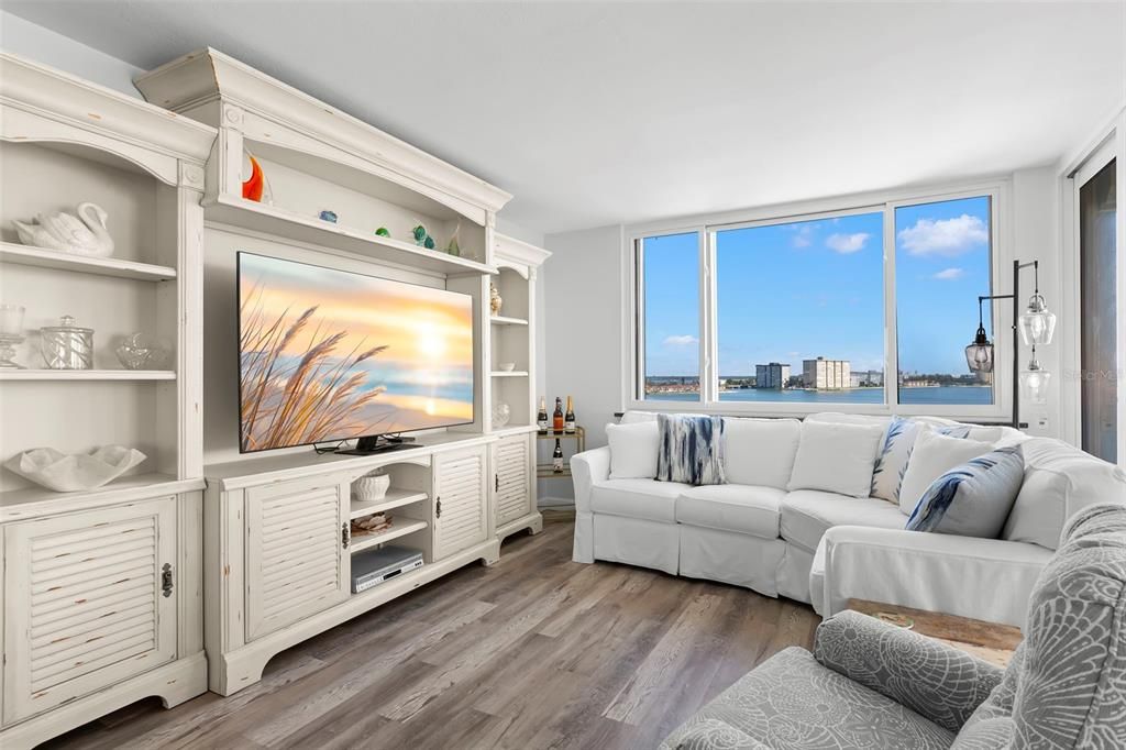 For Sale: $525,000 (2 beds, 2 baths, 1150 Square Feet)