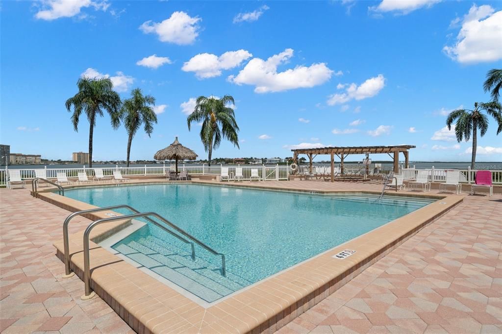 For Sale: $525,000 (2 beds, 2 baths, 1150 Square Feet)