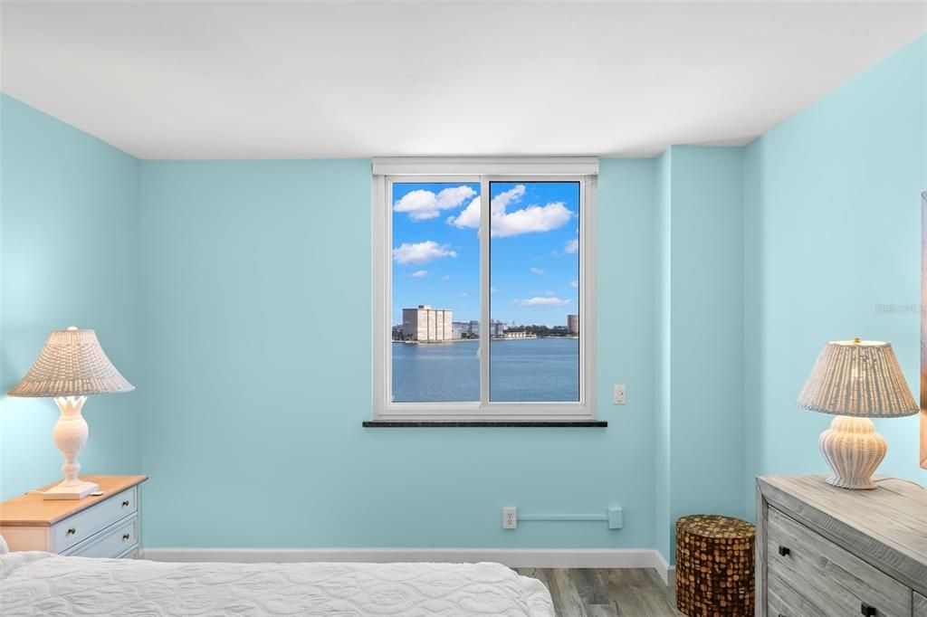 For Sale: $525,000 (2 beds, 2 baths, 1150 Square Feet)