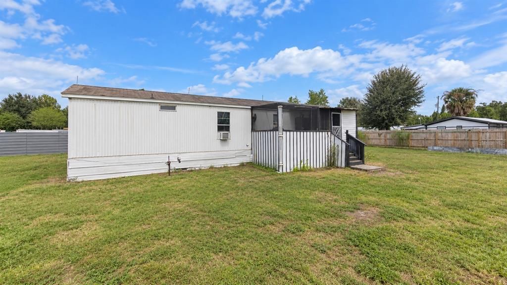 For Sale: $200,000 (5 beds, 4 baths, 1792 Square Feet)