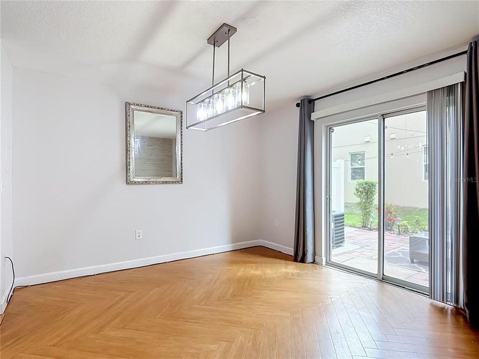 En Venta: $265,000 (2 camas, 2 baños, 1304 Pies cuadrados)