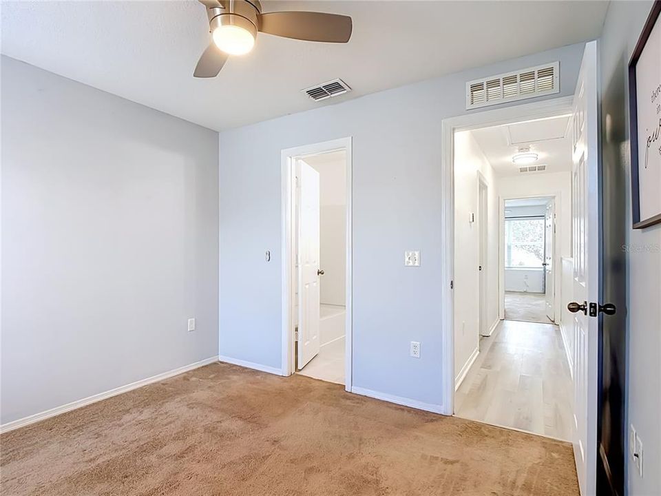 En Venta: $265,000 (2 camas, 2 baños, 1304 Pies cuadrados)