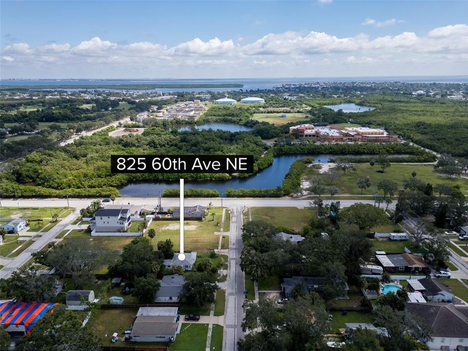 For Sale: $190,000 (2 beds, 1 baths, 724 Square Feet)