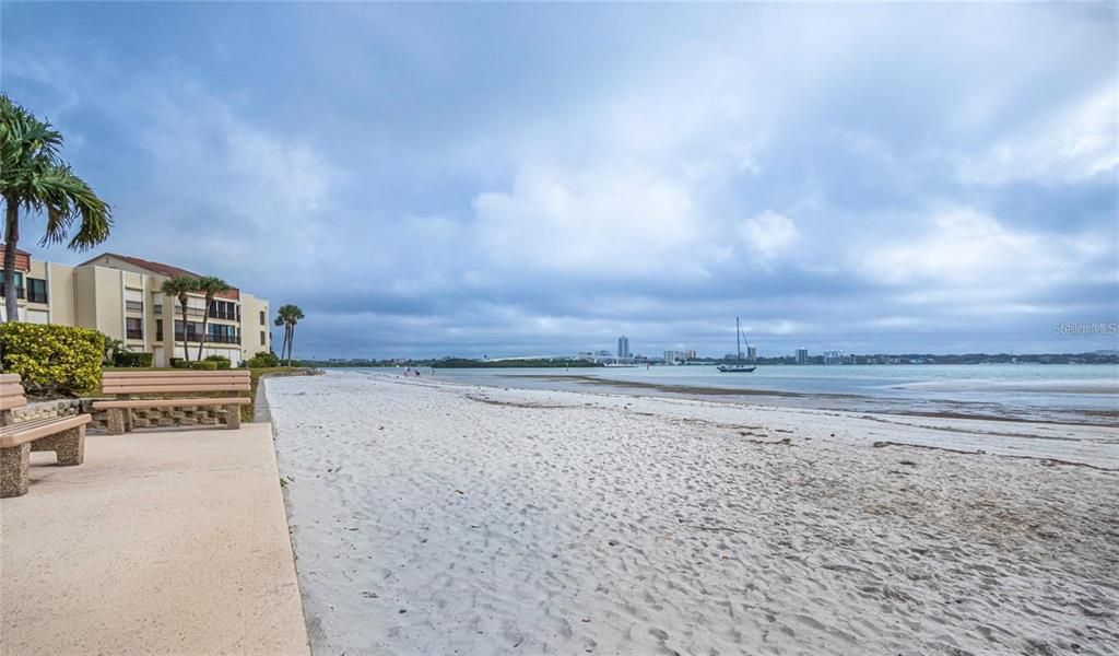 En Venta: $599,900 (2 camas, 2 baños, 1181 Pies cuadrados)