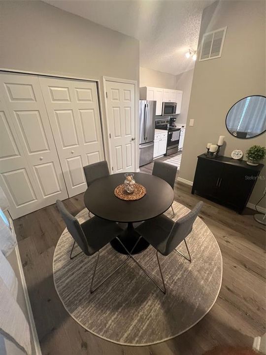 For Rent: $3,000 (3 beds, 2 baths, 1410 Square Feet)