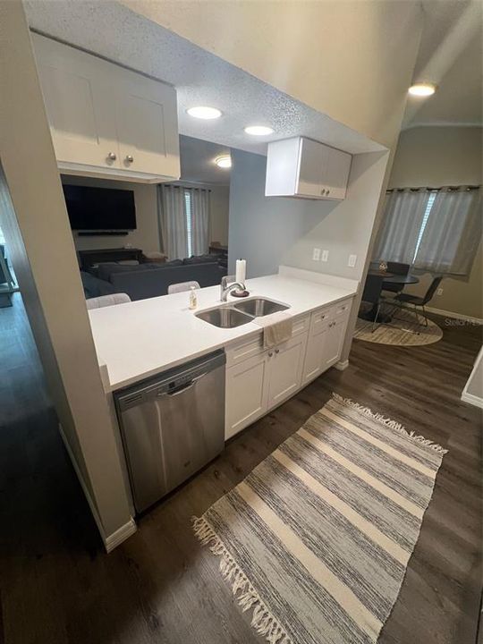 For Rent: $3,000 (3 beds, 2 baths, 1410 Square Feet)