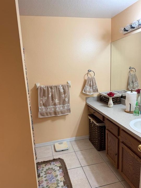En Venta: $315,000 (3 camas, 2 baños, 1435 Pies cuadrados)