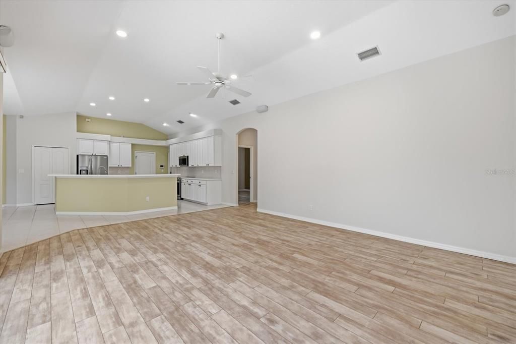 В аренду: $4,500 (4 спален, 3 ванн, 2960 Квадратных фут)