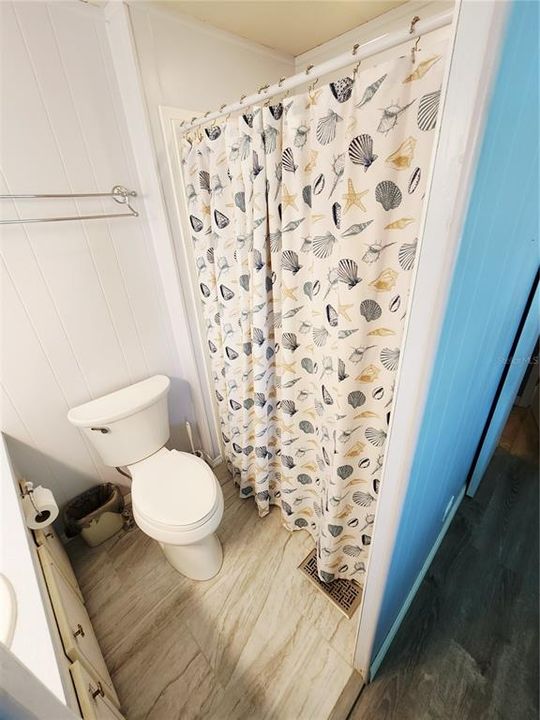 For Sale: $134,900 (2 beds, 2 baths, 996 Square Feet)